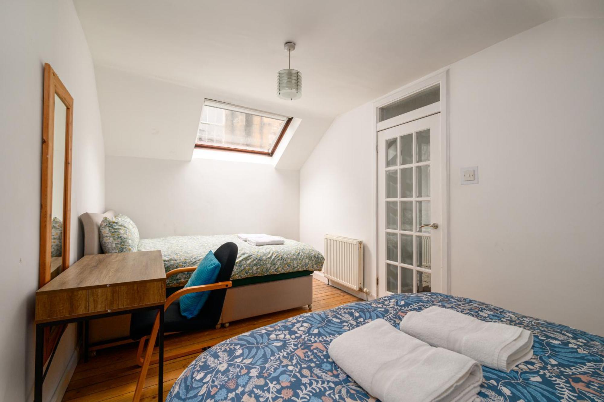 Дом отдыха Bright - - Sleeps 10